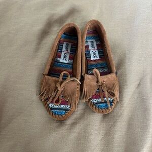 Minnetonka Tan Moccasins with Vibrant Insole